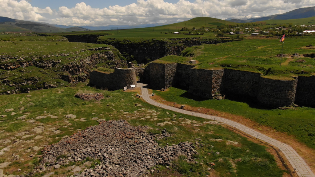 Lori Berd Fortress: A Medieval Armenian Royal Center 2 Lori Berd Fortress
