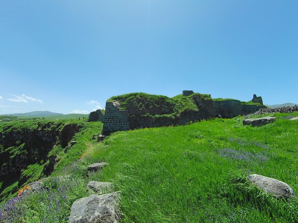 Lori Berd Fortress: A Medieval Armenian Royal Center 4 Lori Berd Fortress