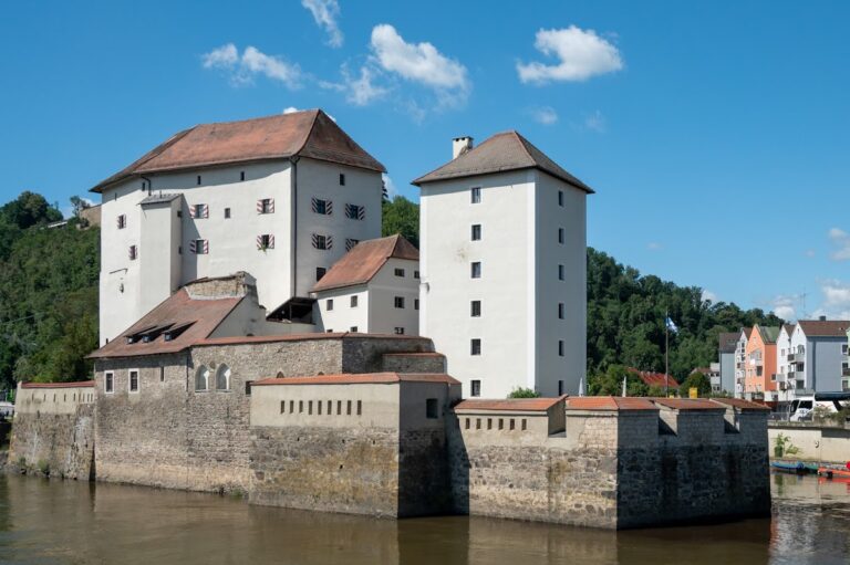Veste Niederhaus: A Hilltop Castle and Fortress in Passau