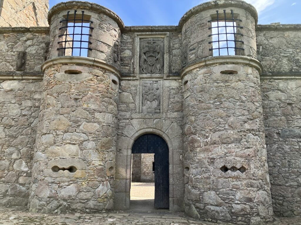 Tolquhon Castle: A Scottish Courtyard Residence 2 Tolquhon Castle