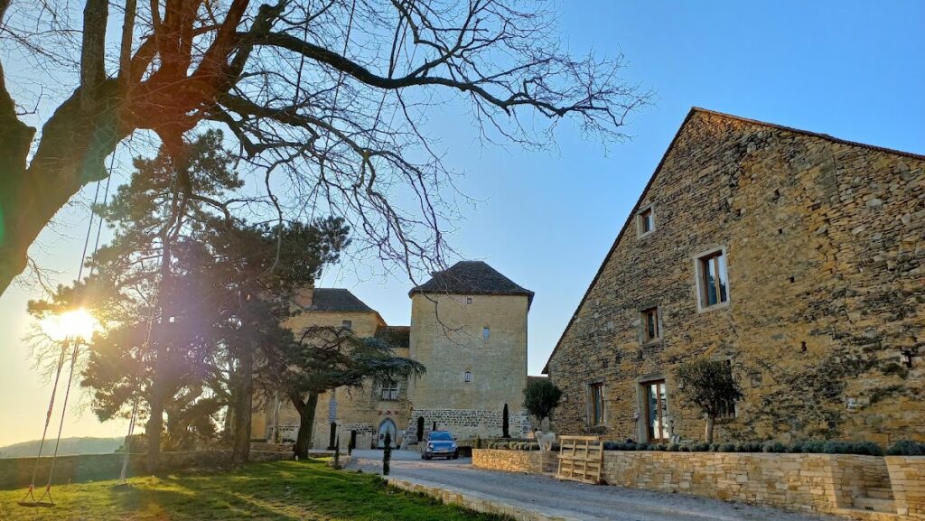 Montplaisant Castle: A Former Fortified House in France 2 Château de Montplaisant