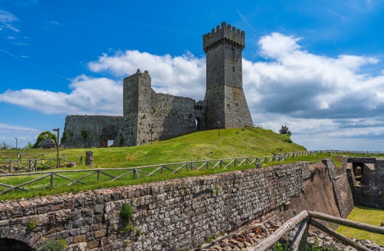 Rocca di Radicofani: A Medieval Fortress and Bastioned Stronghold in Italy