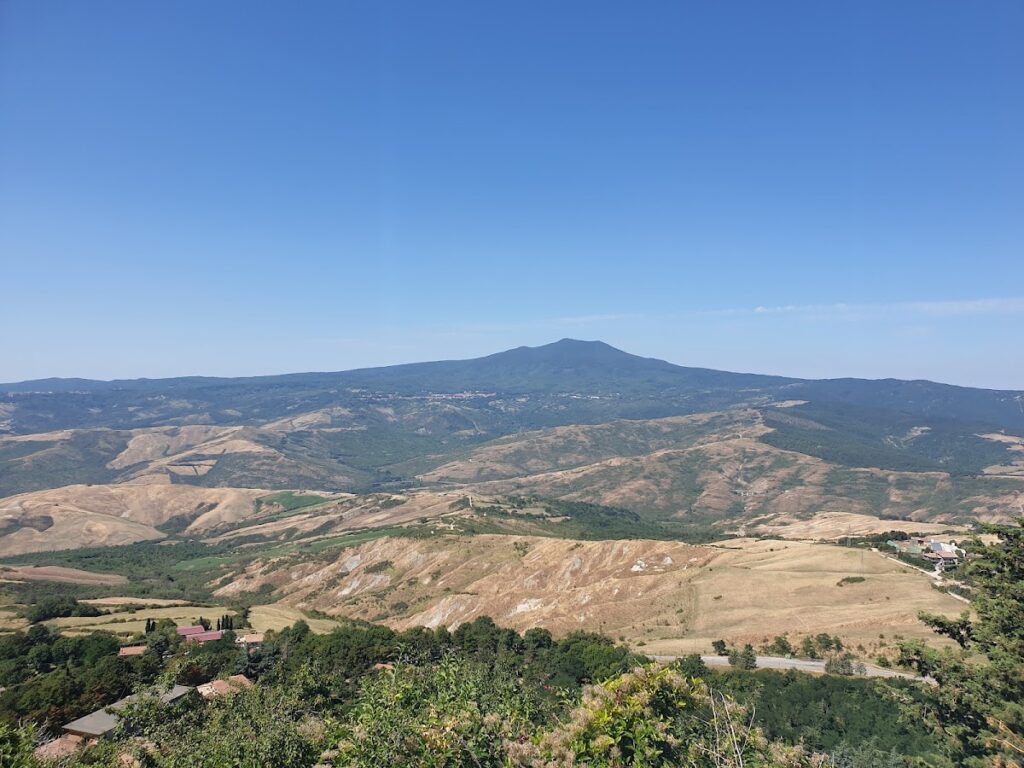 Rocca di Radicofani: A Medieval Fortress and Bastioned Stronghold in Italy 5 Rocca di Radicofani
