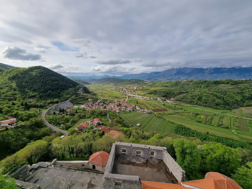 Branik Castle: A Medieval Fortress and Baroque Residence in Slovenia 5 Branik Castle
