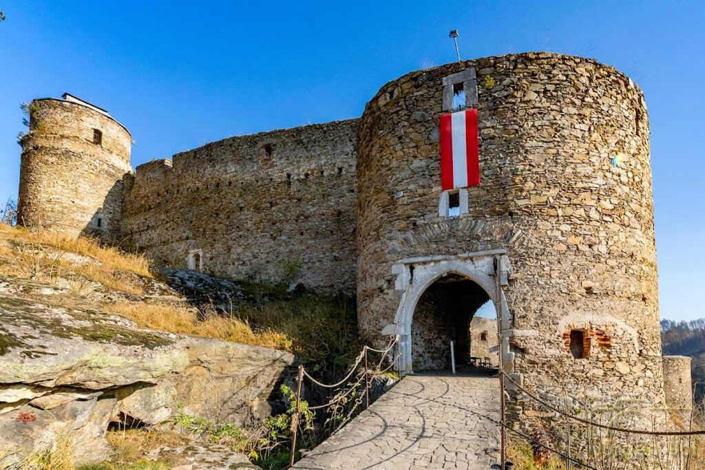Burgruine Kollmitz: A Medieval Castle Ruin in Austria 1 Burgruine Kollmitz