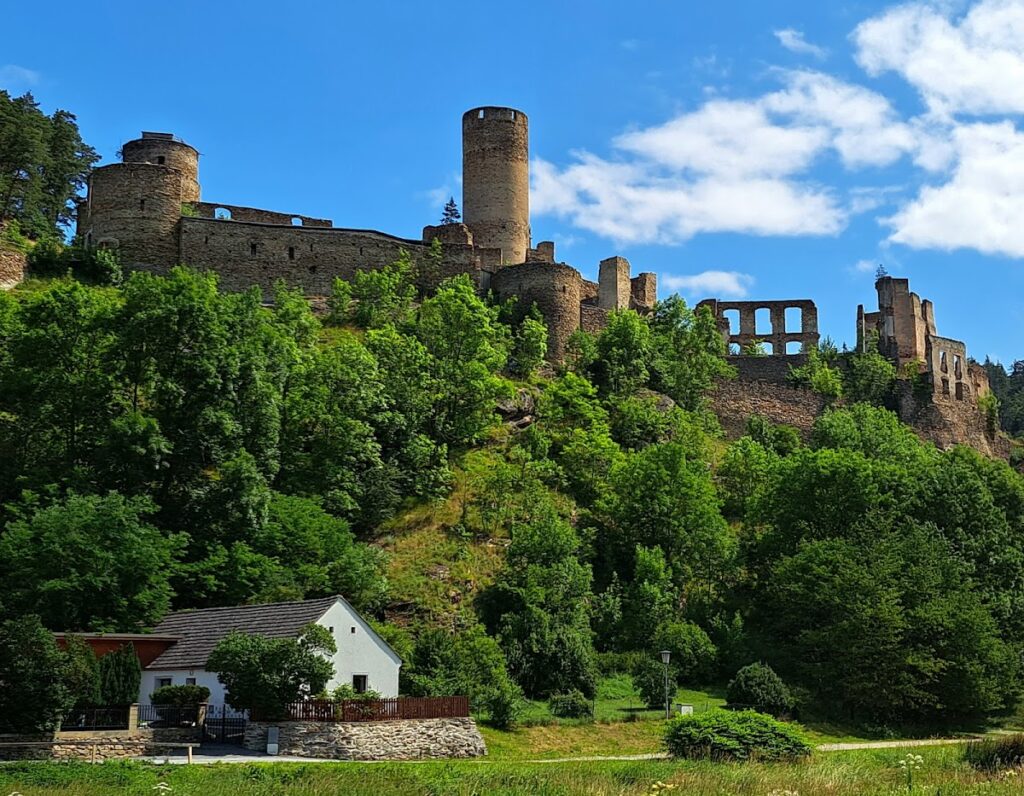 Burgruine Kollmitz: A Medieval Castle Ruin in Austria 2 Burgruine Kollmitz