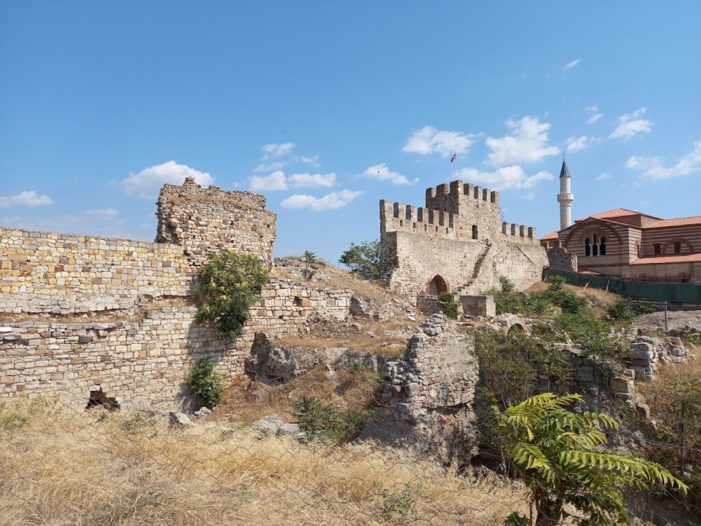 Enez Castle: An Ancient Fortress on Türkiye’s Aegean Coast 3 Enez Castle