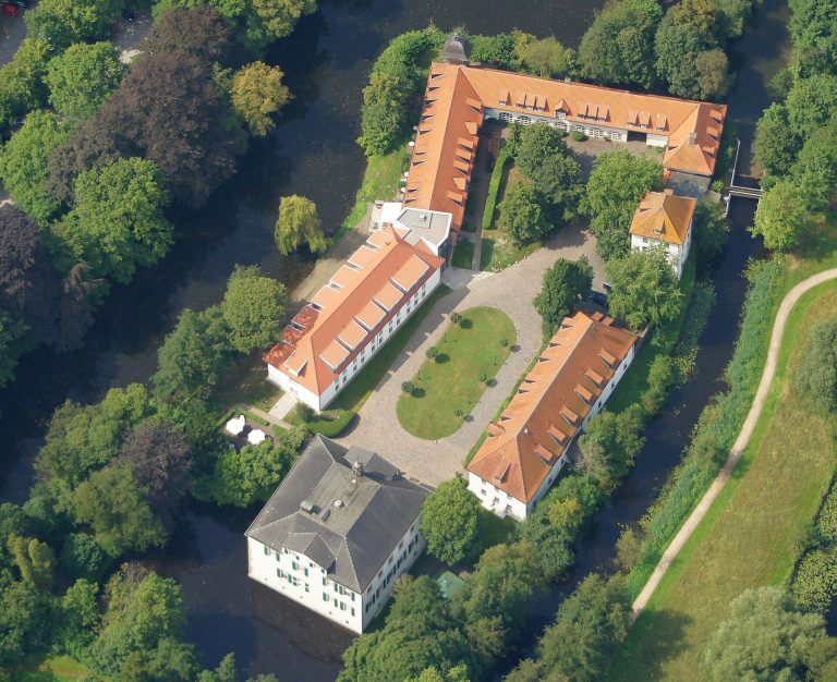 Haus Pröbsting: A Historic Lowland Castle Complex in Germany