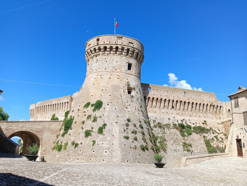 Medieval Fortress of Acquaviva Picena: A Restored Renaissance-Modified Stronghold 2 Fortezza medievale