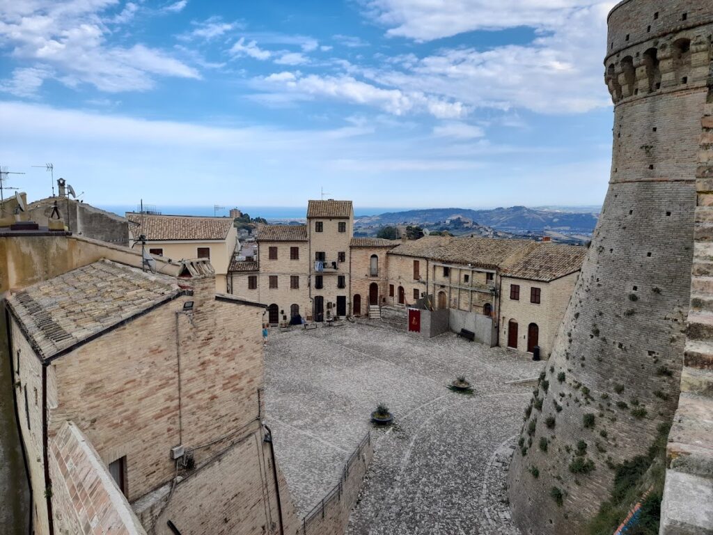 Medieval Fortress of Acquaviva Picena: A Restored Renaissance-Modified Stronghold 3 Fortezza medievale
