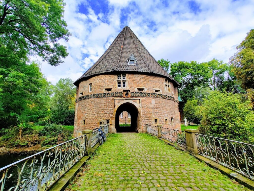 Bladenhorst Castle