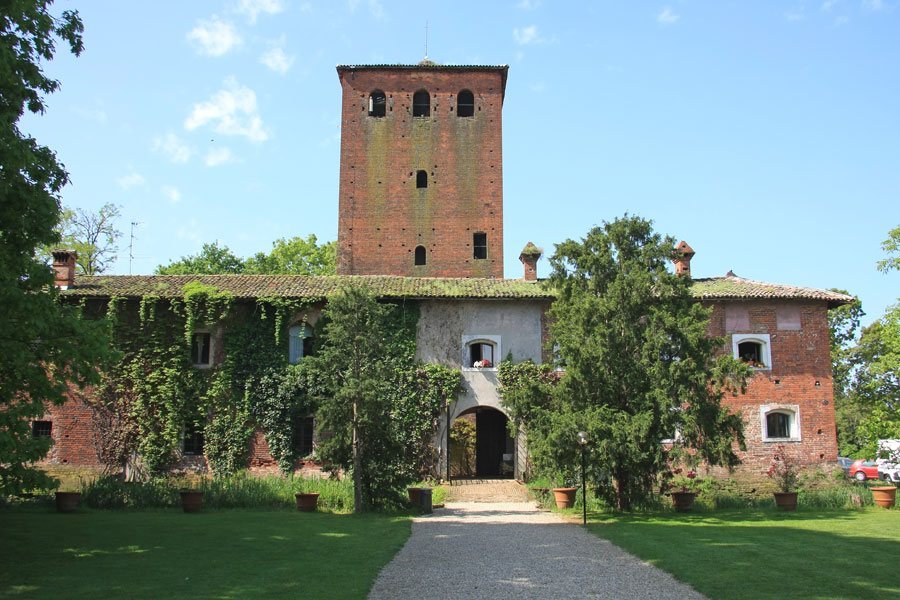 Castello di Sant'Alessio con Vialone: A Fortified Castle in Italy 2 Castello di Sant'Alessio con Vialone
