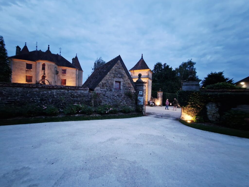 Château d’Ouge: A Fortified Seigneurial Residence in France 2 Château d'Ouge