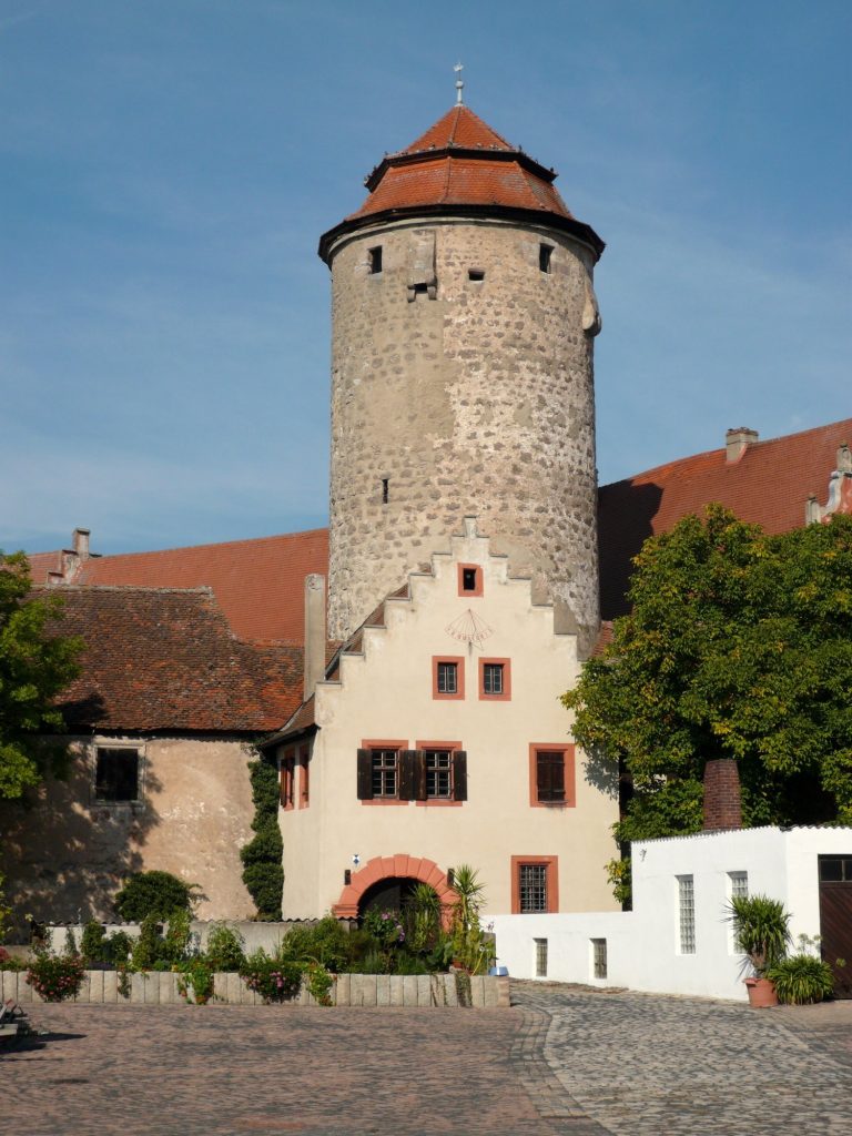 Burg Lisberg: A Preserved Medieval Spur Castle in Germany