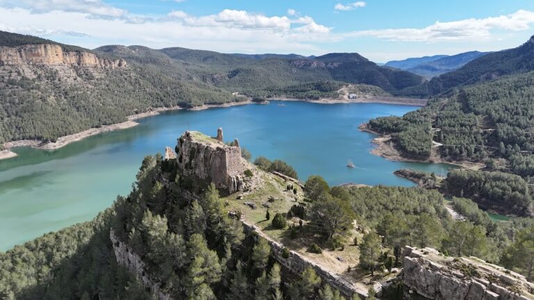 Castillo de la Viñaza: An Islamic Medieval Fortress in Spain
