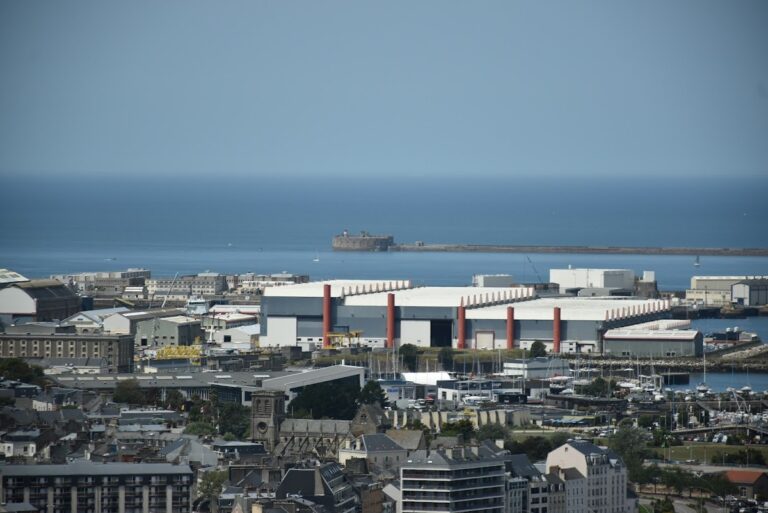 Fort du Roule: A French and German Coastal Fortification in Cherbourg-en-Cotentin