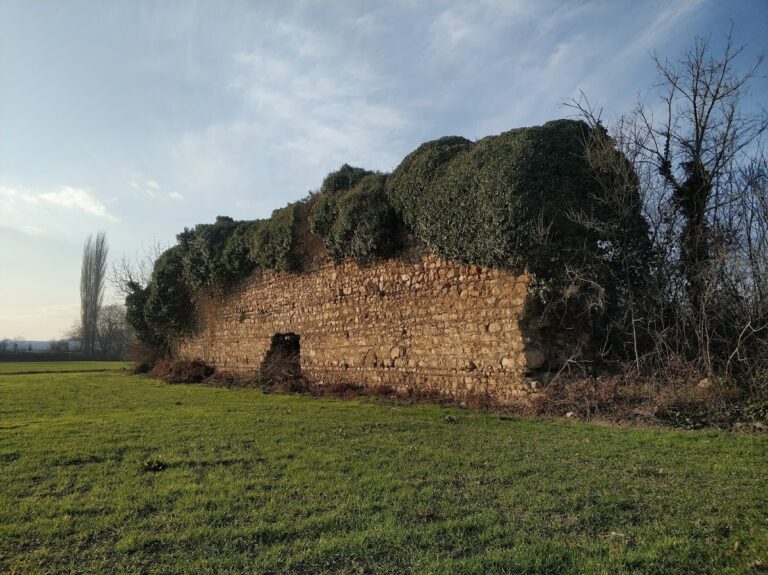 Kite Castle: A Byzantine Fortress and Ottoman Military Center in Türkiye