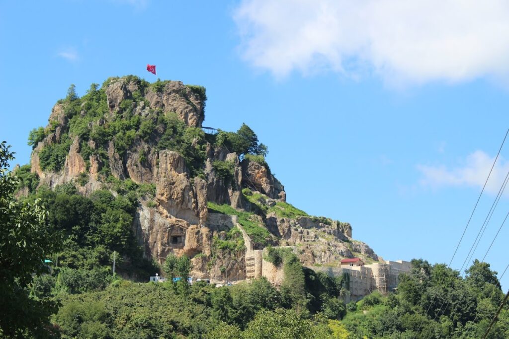 Ünye Castle: An Ancient Fortress in Turkey 2 Unye Castle