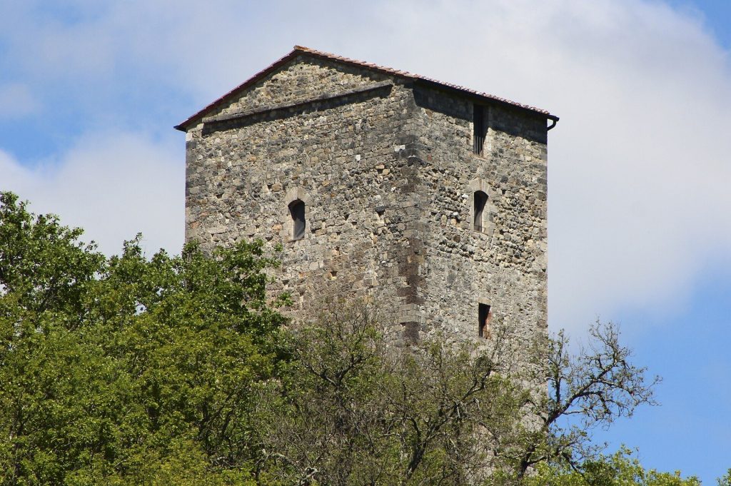 Castello di Montarrenti: A Medieval Mining Castle in Italy 2 Castello di Montarrenti