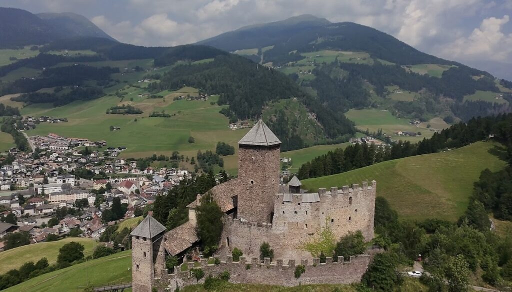 Reinegg Castle: A Medieval Hill Castle in South Tyrol 1 Reinegg Castle