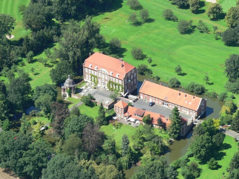 Wasserschloss Wilkinghege: A Moated Estate in Münster, Germany