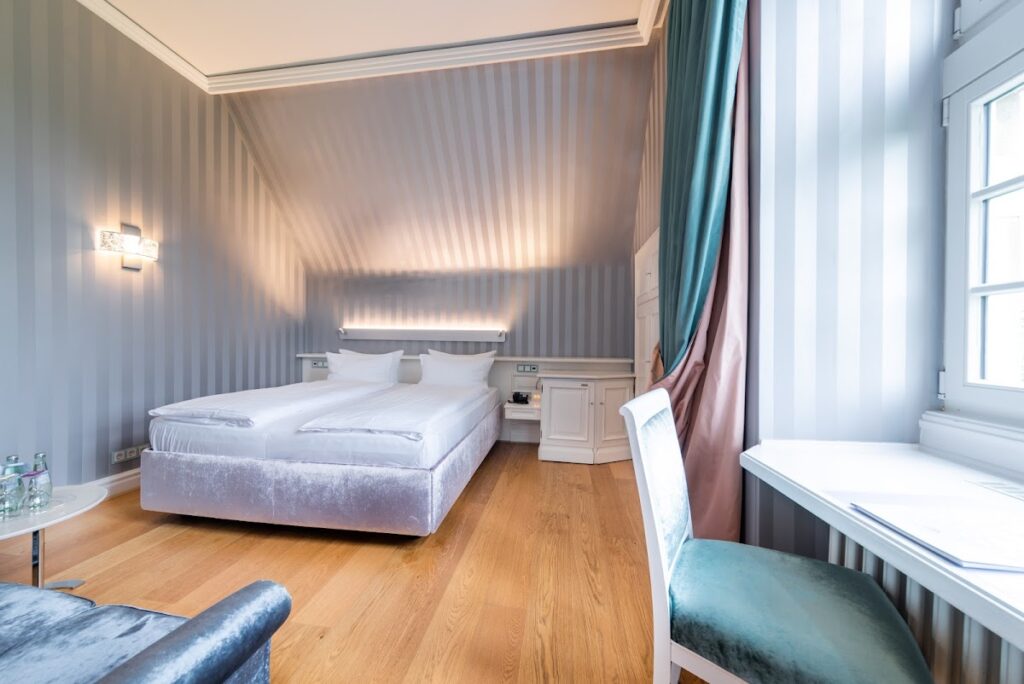Wasserschloss Wilkinghege: A Moated Estate in Münster, Germany 2 Wasserschloss Wilkinghege