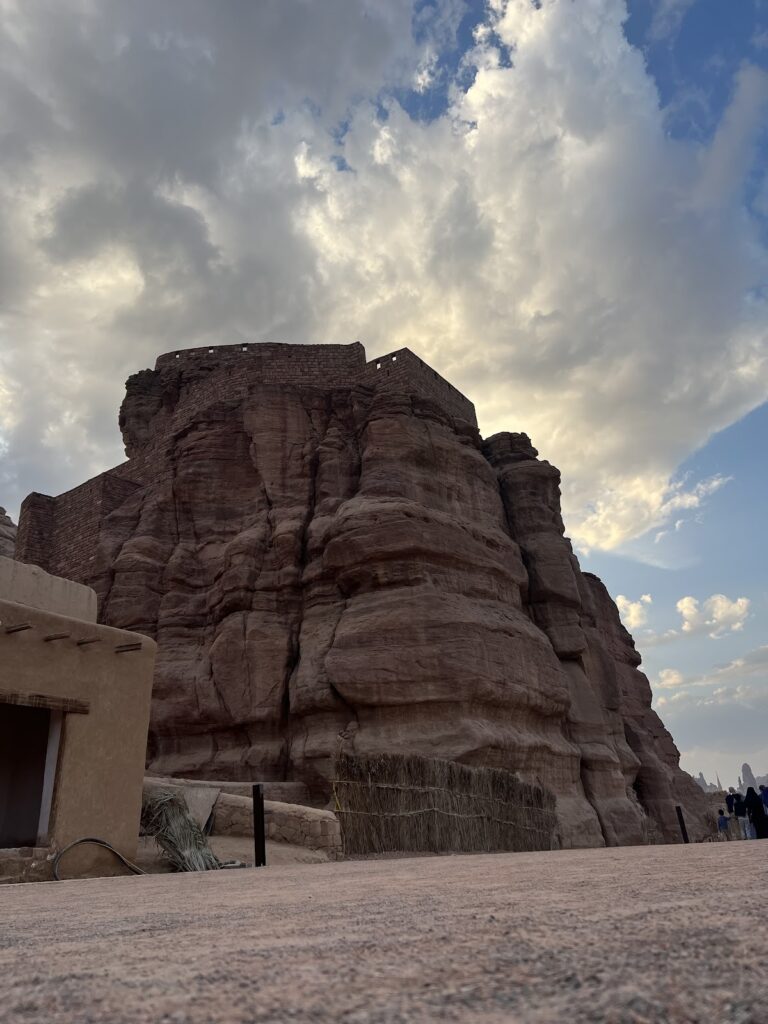 Musa ibn Nusayr Castle: A Fortified Defensive Position in Saudi Arabia 2 قلعة موسى بن نصير