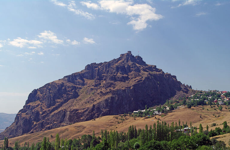 Castle of Şebinkarahisar: A Multi-Period Fortress in Türkiye