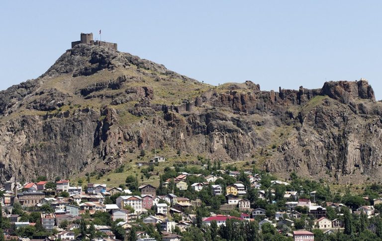 Castle of Şebinkarahisar: A Multi-Period Fortress in Türkiye