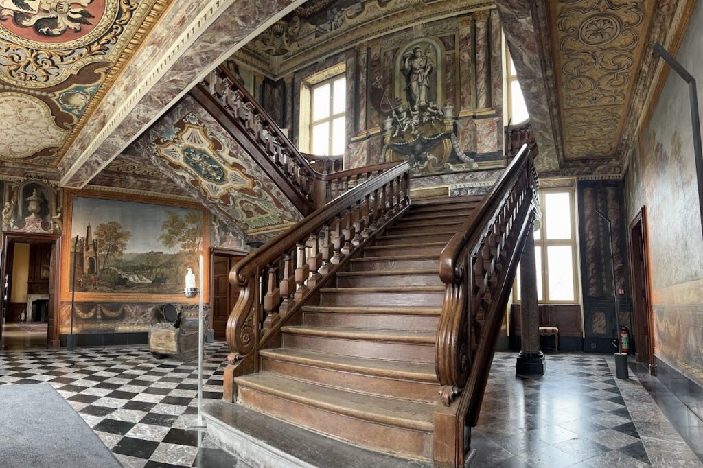 Château d'Aigremont: A Pleasure Residence in Belgium 3 Château d'Aigremont