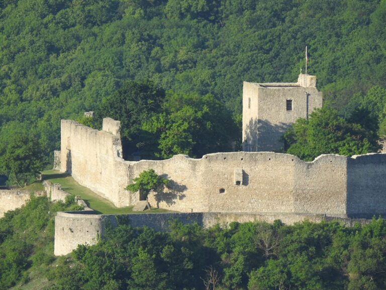 Castle Heimenburg, Hainburg an der Donau: A Danube Hilltop Fortress