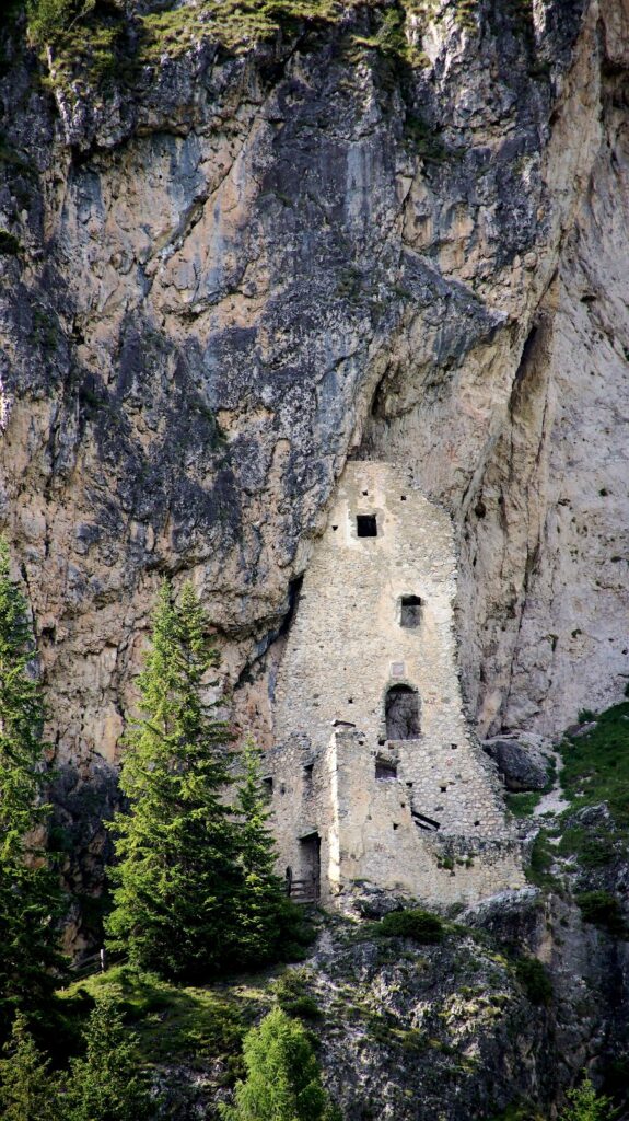 Castle Wolkenstein: A Medieval Cave Castle in South Tyrol 2 Castle Wolkenstein