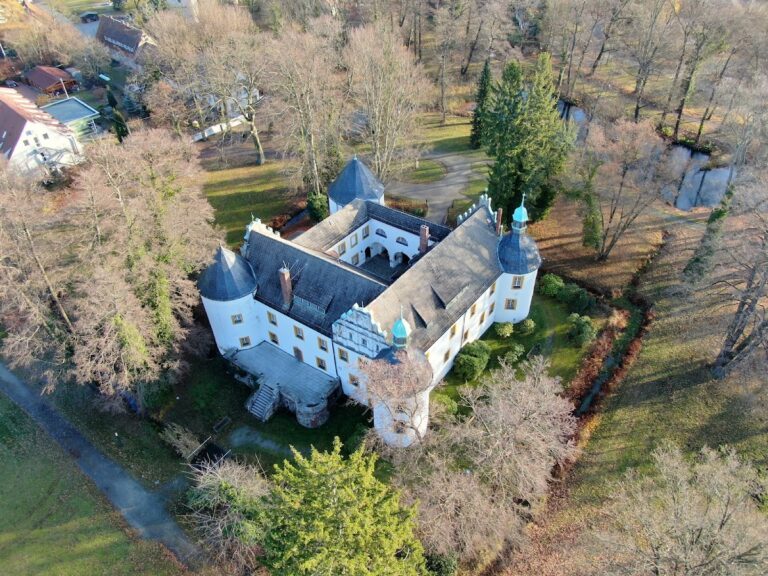Schloss Sallgast: A Water Castle and Municipal Seat in Germany