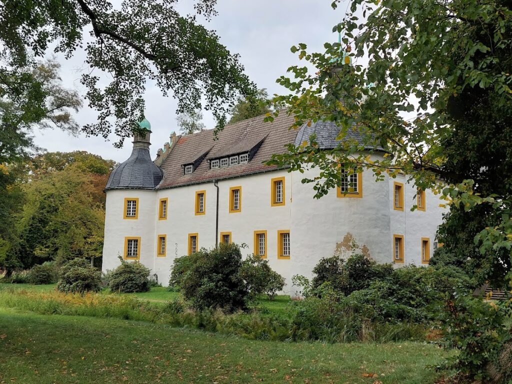 Schloss Sallgast: A Water Castle and Municipal Seat in Germany 2 Schloss Sallgast