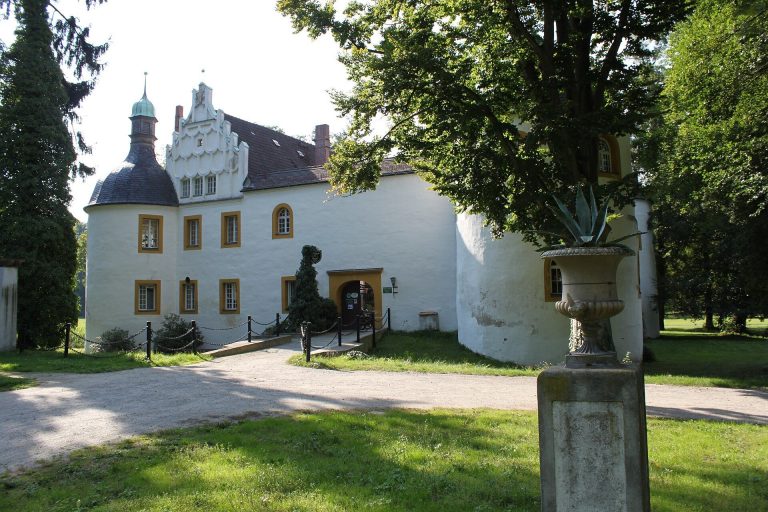 Schloss Sallgast: A Water Castle and Municipal Seat in Germany