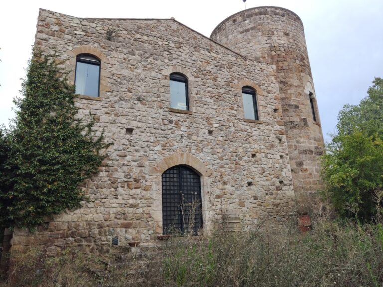 Castello di Scerpena: A Medieval Castle in Tuscany