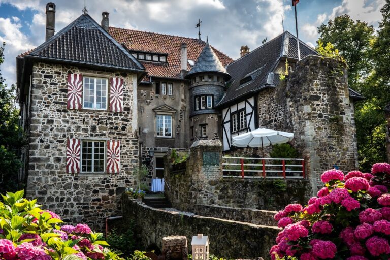 Burg Lede: A Moated Castle and Manor House in Bonn, Germany