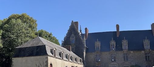 Château de La Rabatelière: A Historic Seigniorial Estate in France