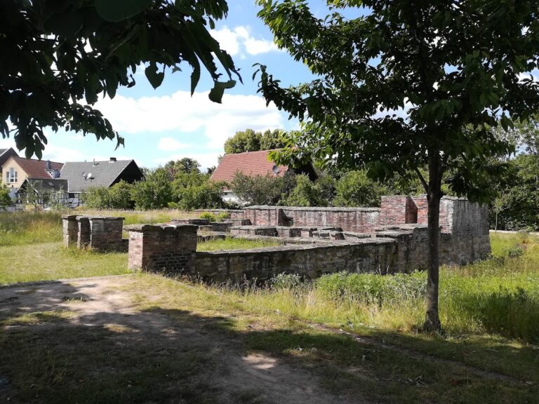 Haus Crange: A Medieval Water Castle in Herne, Germany