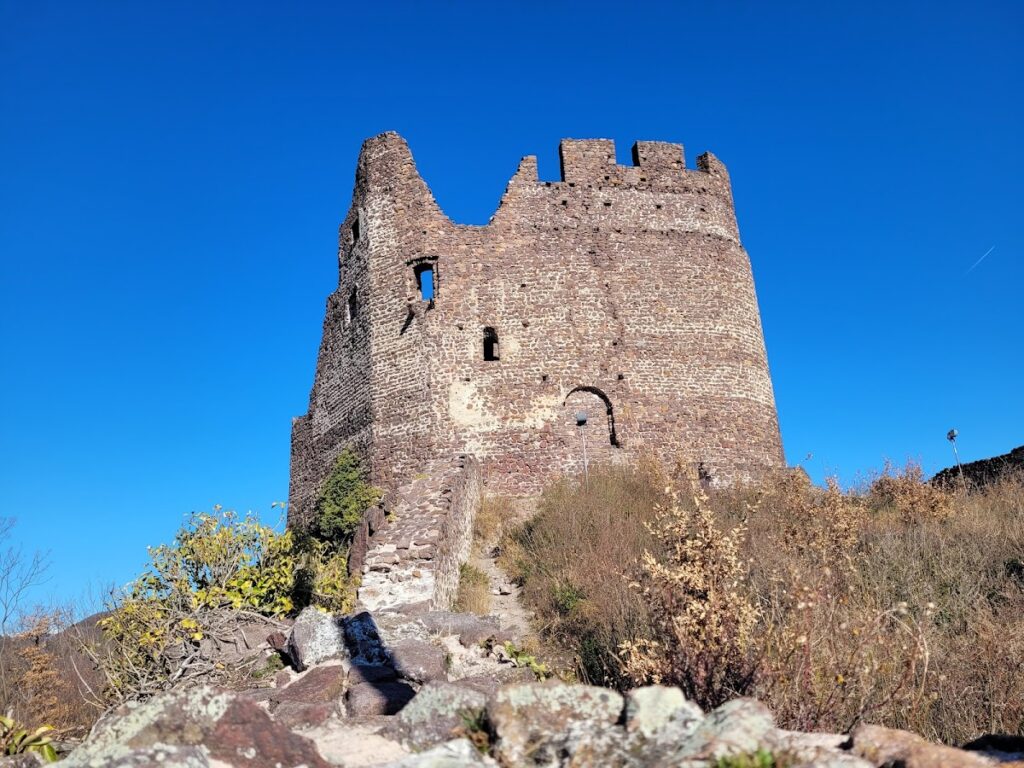 Leuchtenburg: A Medieval Hilltop Castle Ruin in Italy 2 Leuchtenburg