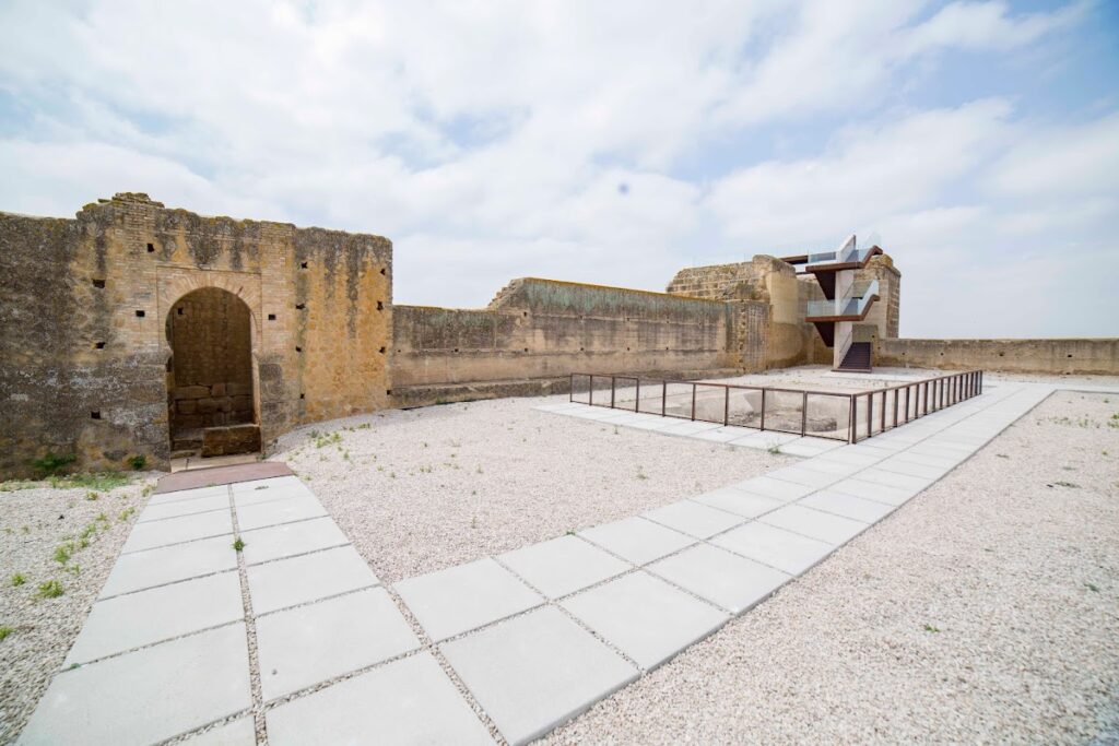 Alcázar de Arriba y Puerta de Marchena