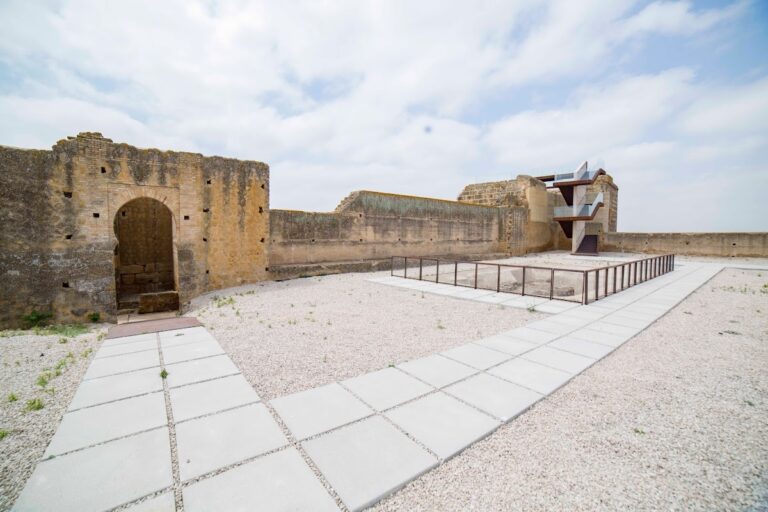 Alcázar de Arriba y Puerta de Marchena, Carmona: A medieval alcázar and royal fortress