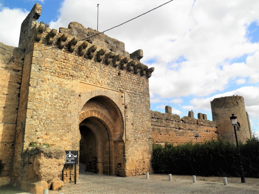 Alcázar de Arriba y Puerta de Marchena