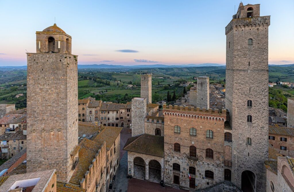 Torri dei Salvucci: Twin Medieval Towers in San Gimignano 2 Torri dei Salvucci