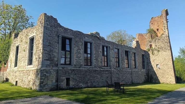 Aische Castle: A Medieval Castle Estate in Belgium