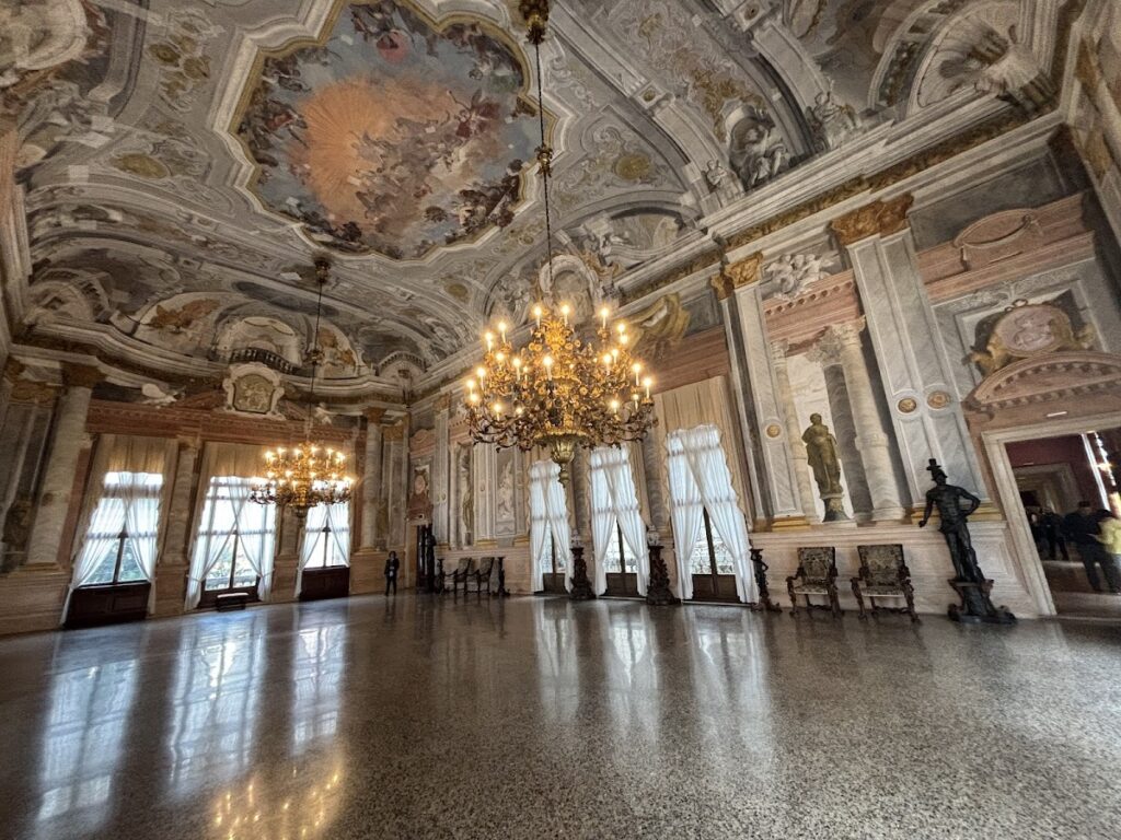 Ca' Rezzonico: A Venetian Palace and Museum of Eighteenth-Century Venice 2 Ca' Rezzonico