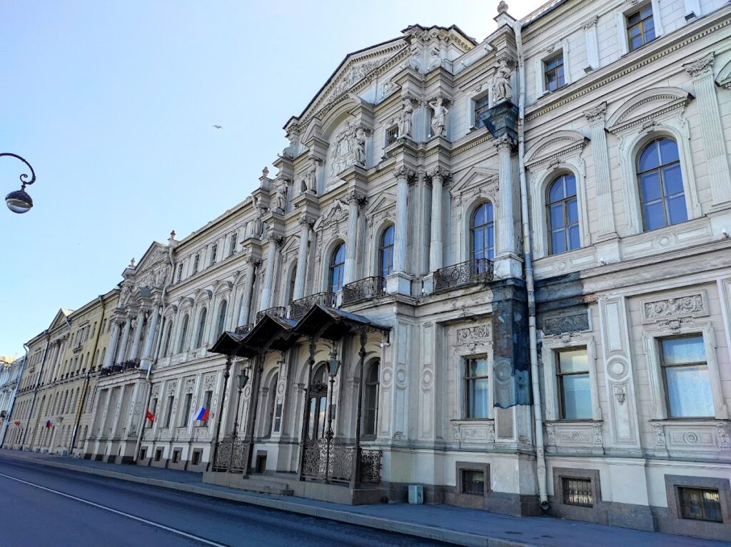New Michael Palace: A Grand-Ducal Residence in Saint Petersburg 1 New Michael Palace