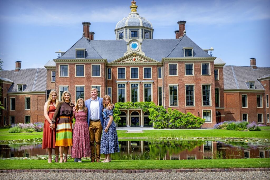 Huis ten Bosch: A Dutch Royal Palace in The Hague 2 Huis ten Bosch
