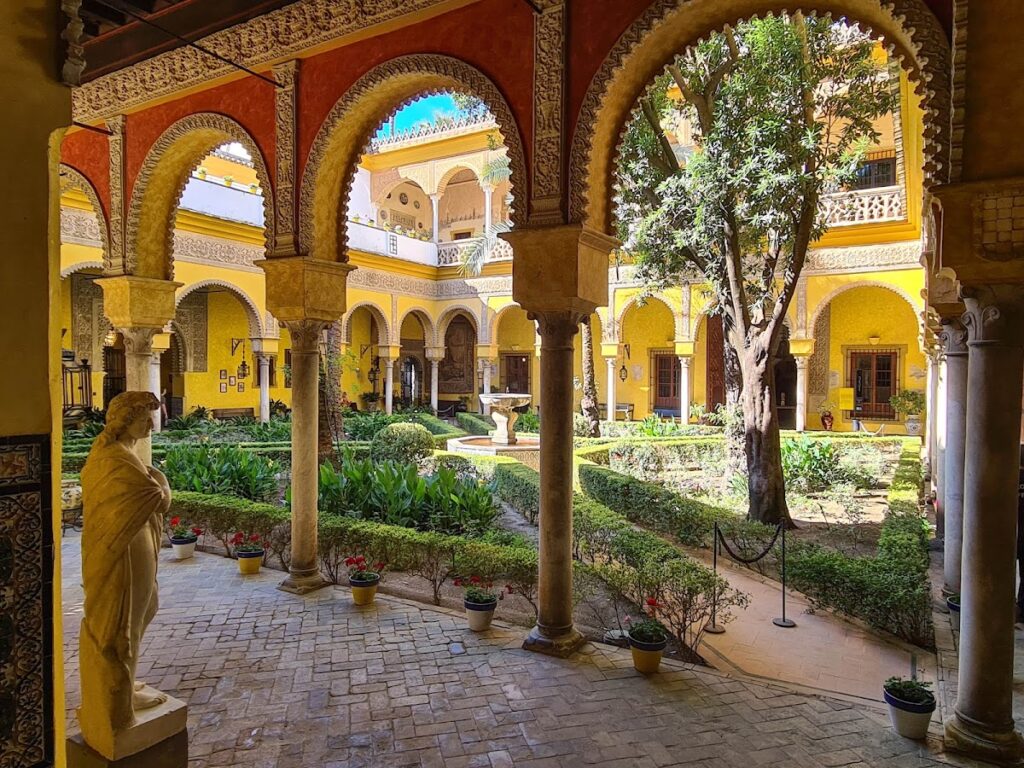 Palacio de las Dueñas: A Historic Palace of the House of Alba in Seville 3 Palacio de las Dueñas