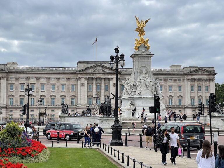Buckingham Palace: The British Monarch’s London Residence and Administrative Headquarters
